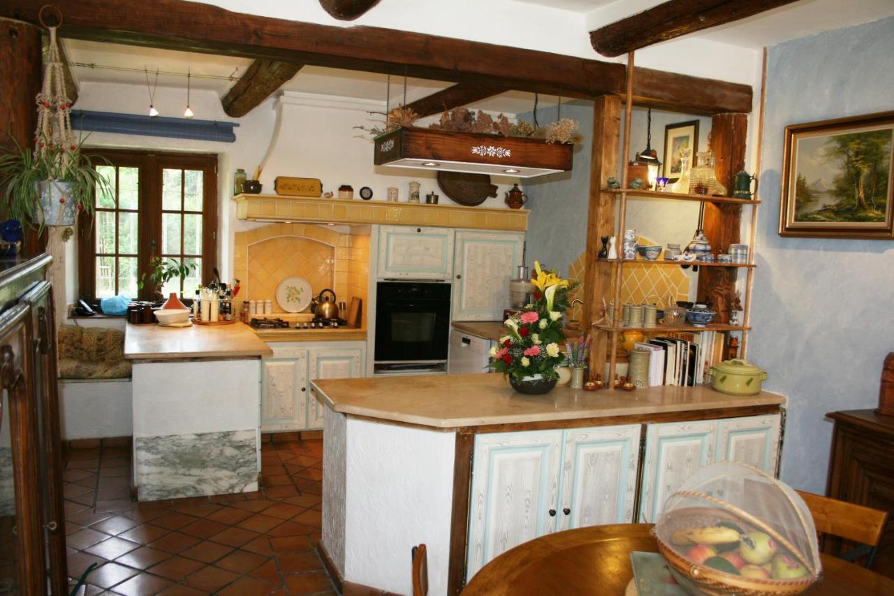 Le Mas De La Cigale Bleue, Caumont Sur Durance 外观 照片