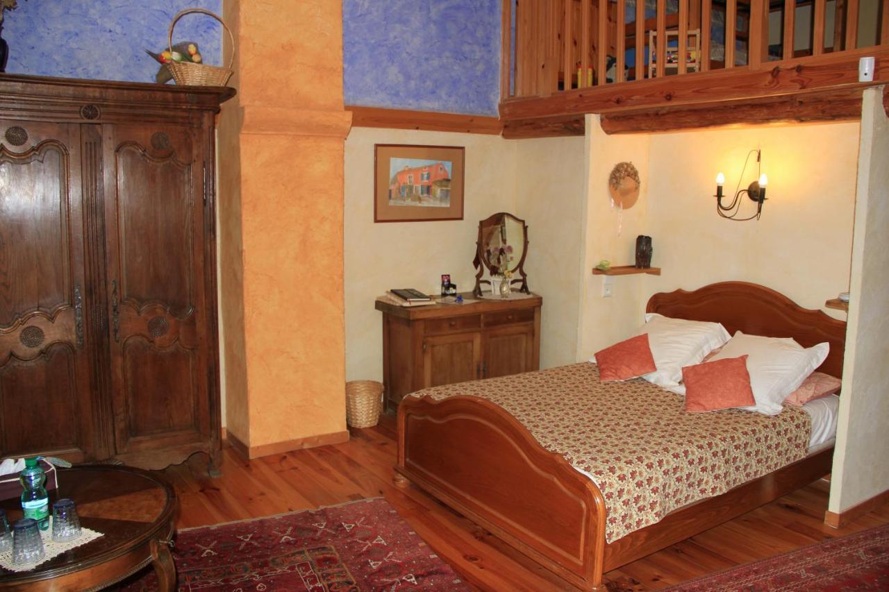Le Mas De La Cigale Bleue, Caumont Sur Durance 外观 照片